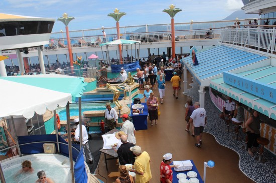 Pool- und BBQ- Bereich Pool- und BBQ- Bereich