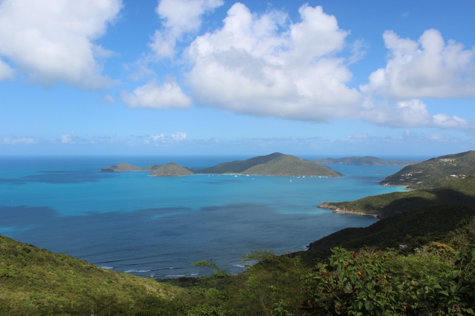 Sicht auf die angrenzenden Inseln in Tortola Sicht auf die angrenzenden Inseln in Tortola
