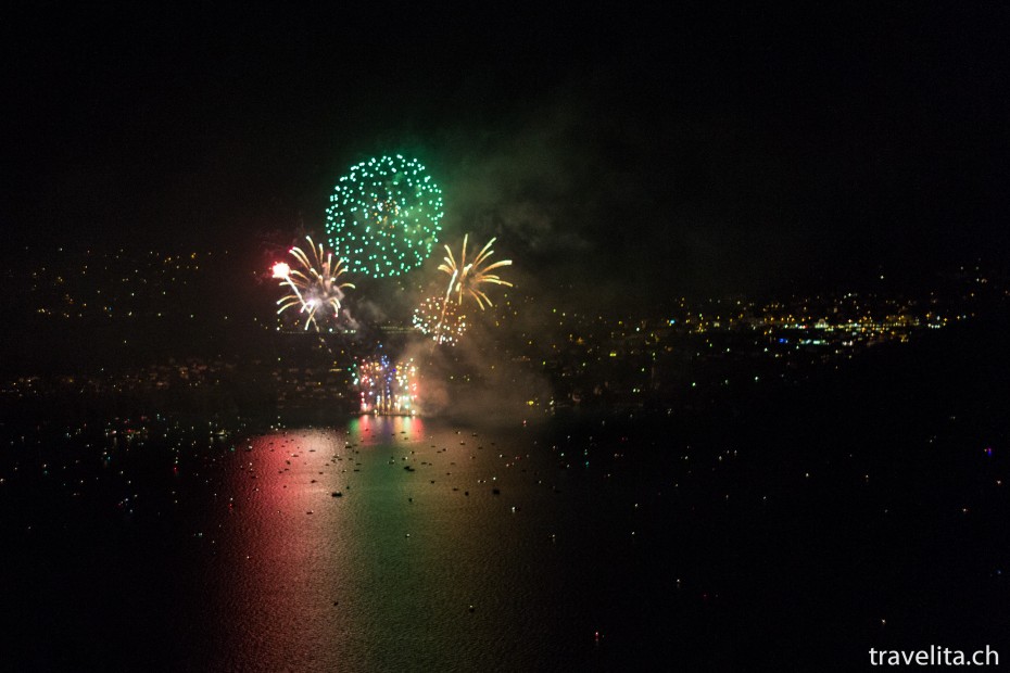 Feuerwerk Spiez - Grün - Gold Feuerwerk Spiez - Grün - Gold