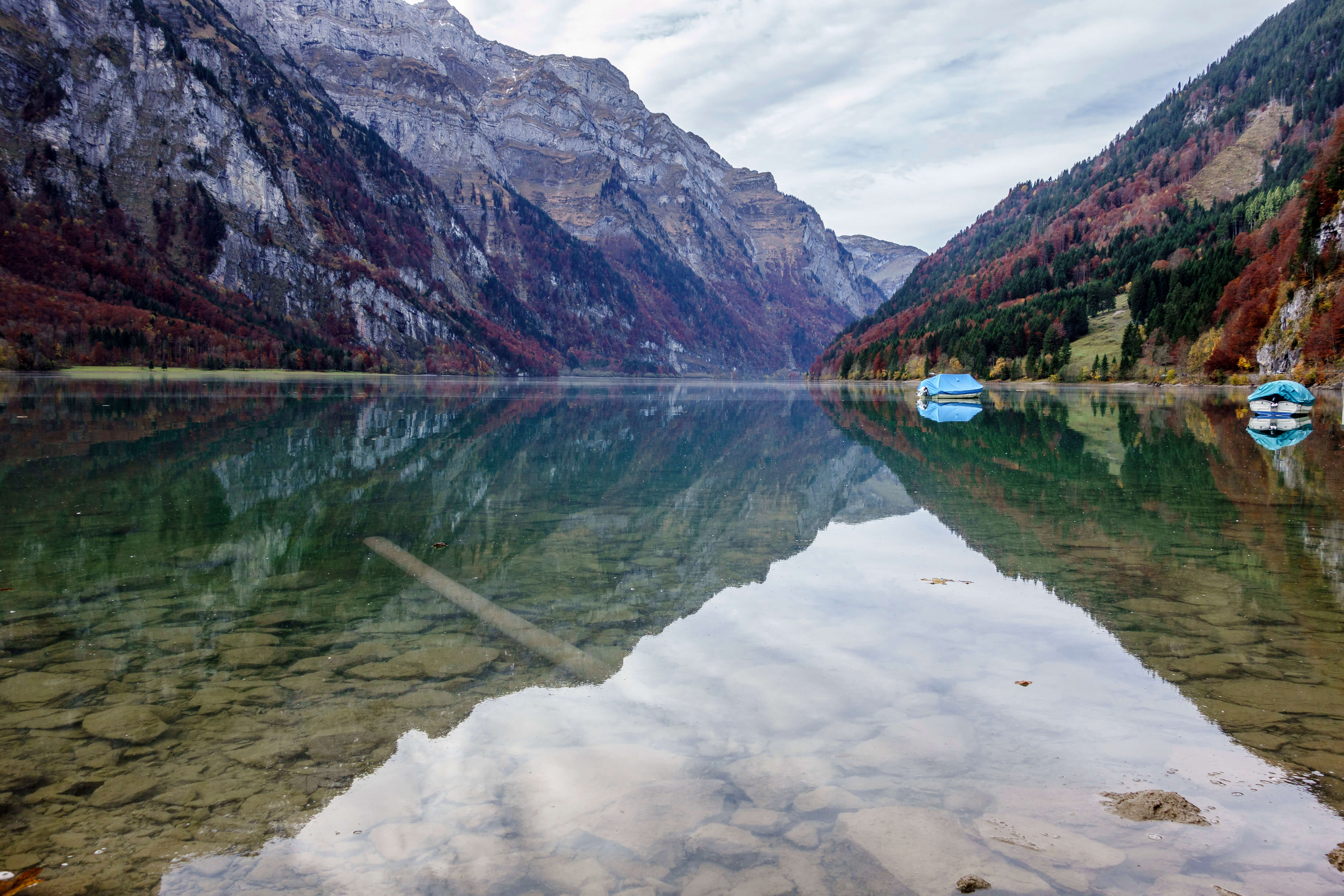 Klöntalersee im Herbst