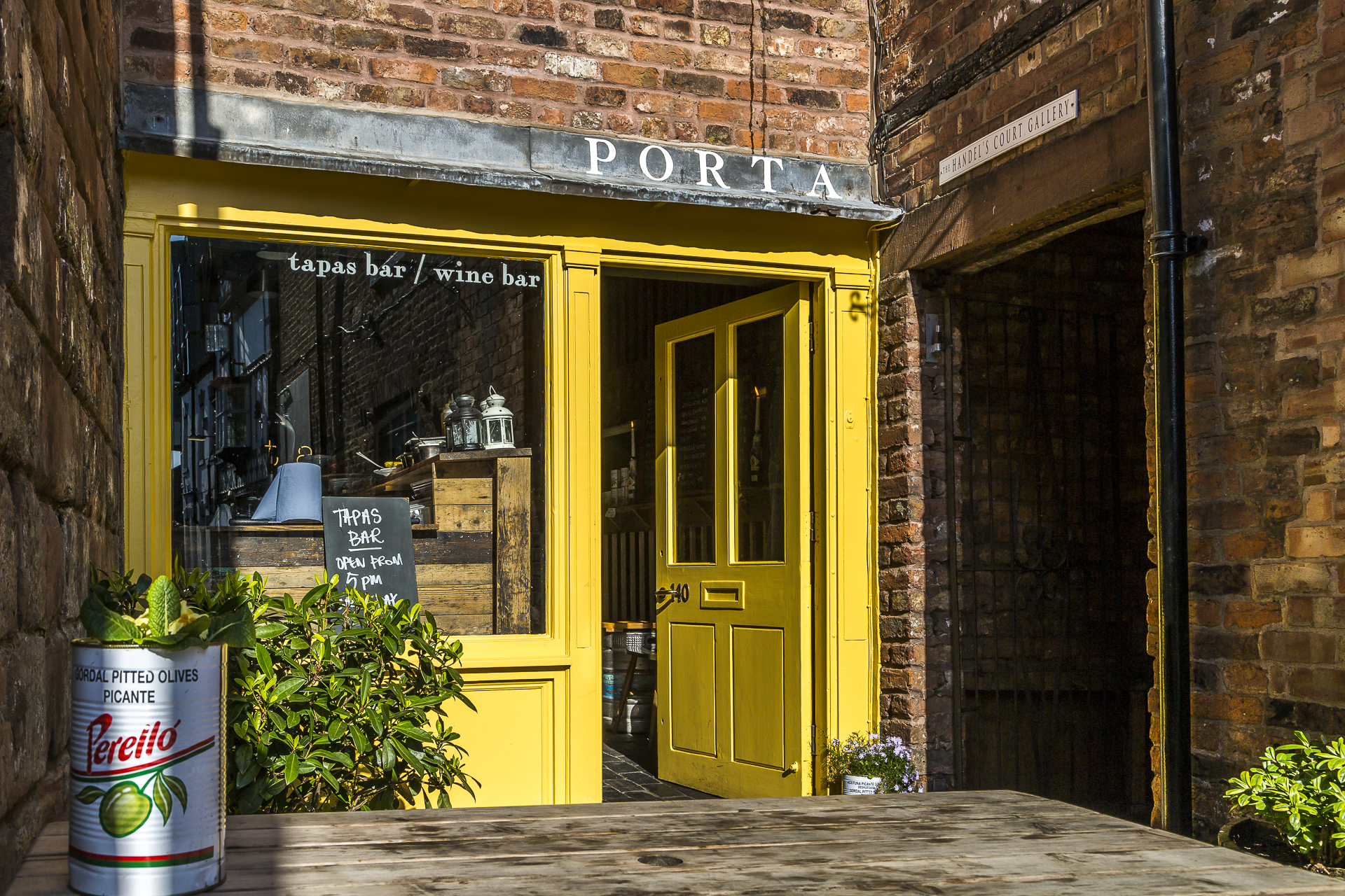 Porta-Tapas-Wine-Bar