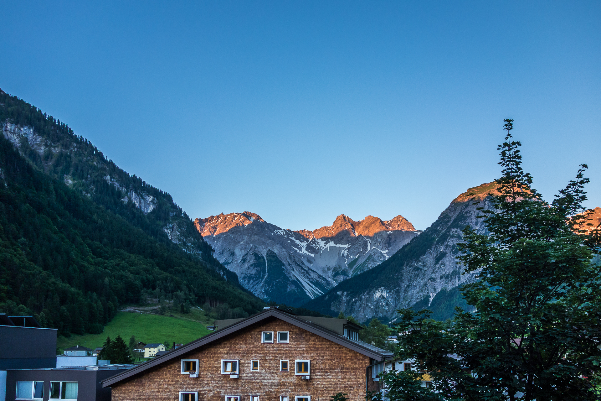 Brand-Hotel-Sarotla-Zimmerblick