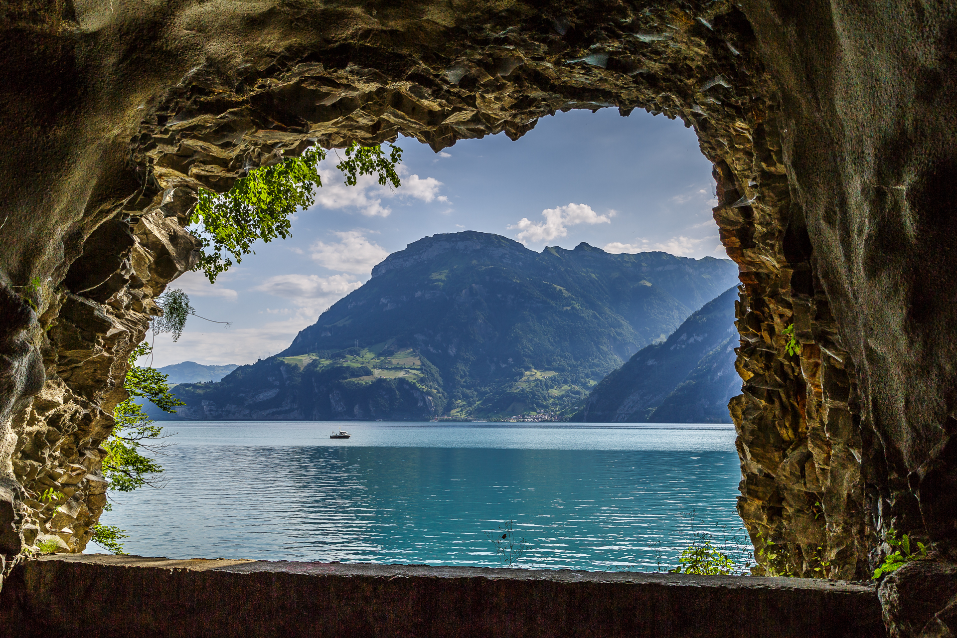 Weg-Der-Schweiz-Urnersee