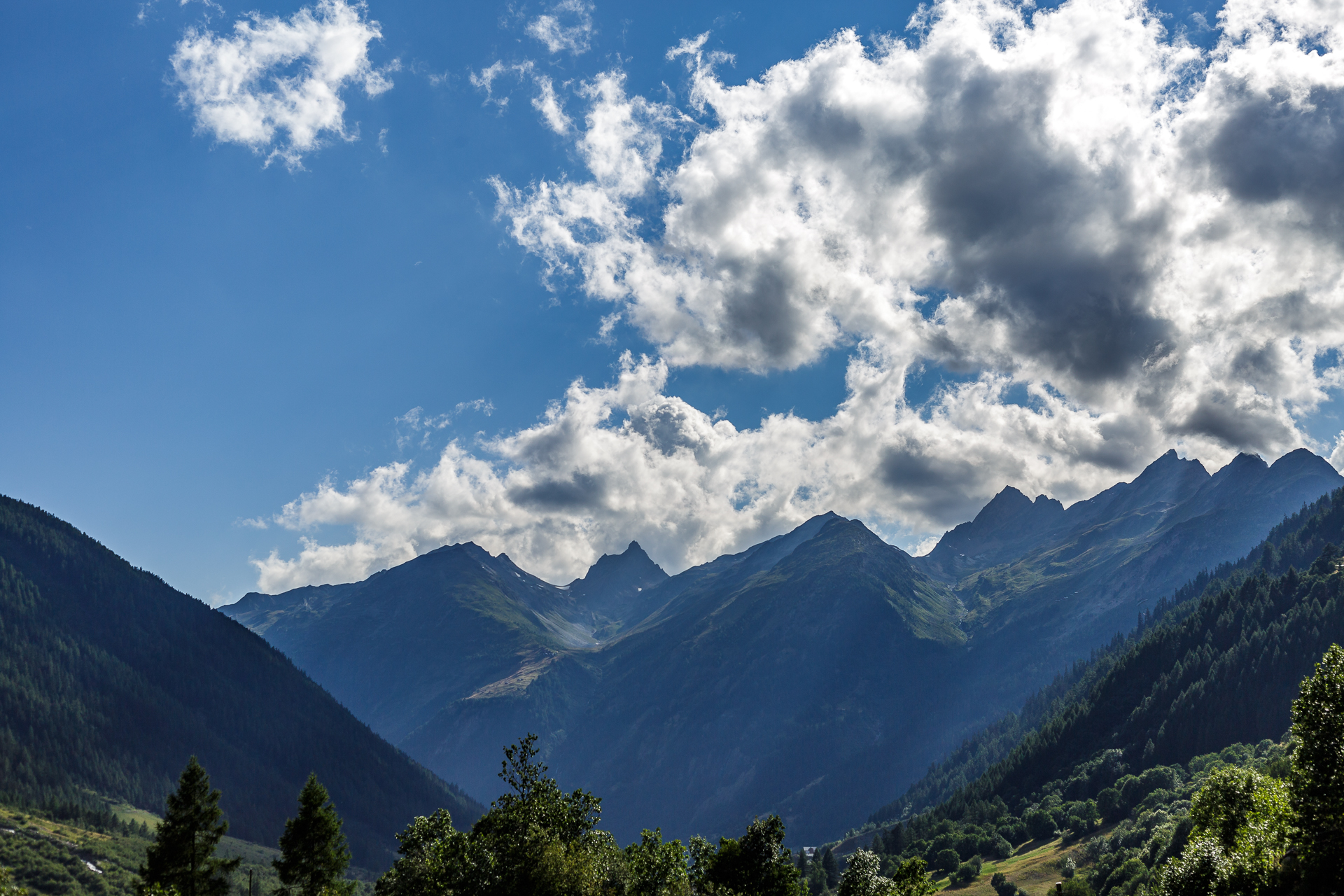 Hotel-Nest-Bietschhorn-Loetschental-Terrasse-Ausblick