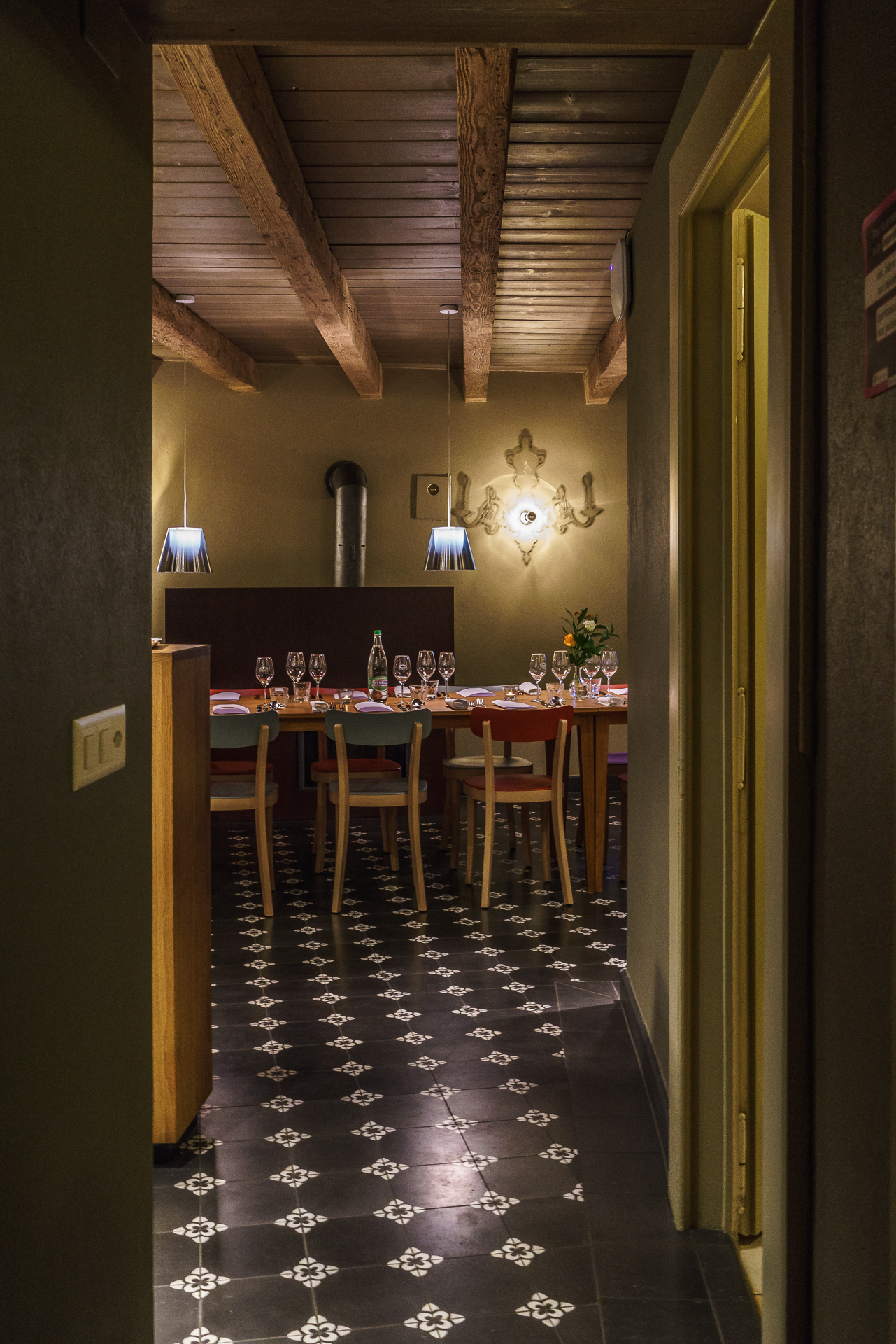Chateau-Rochefort-Lausanne-a-table-1