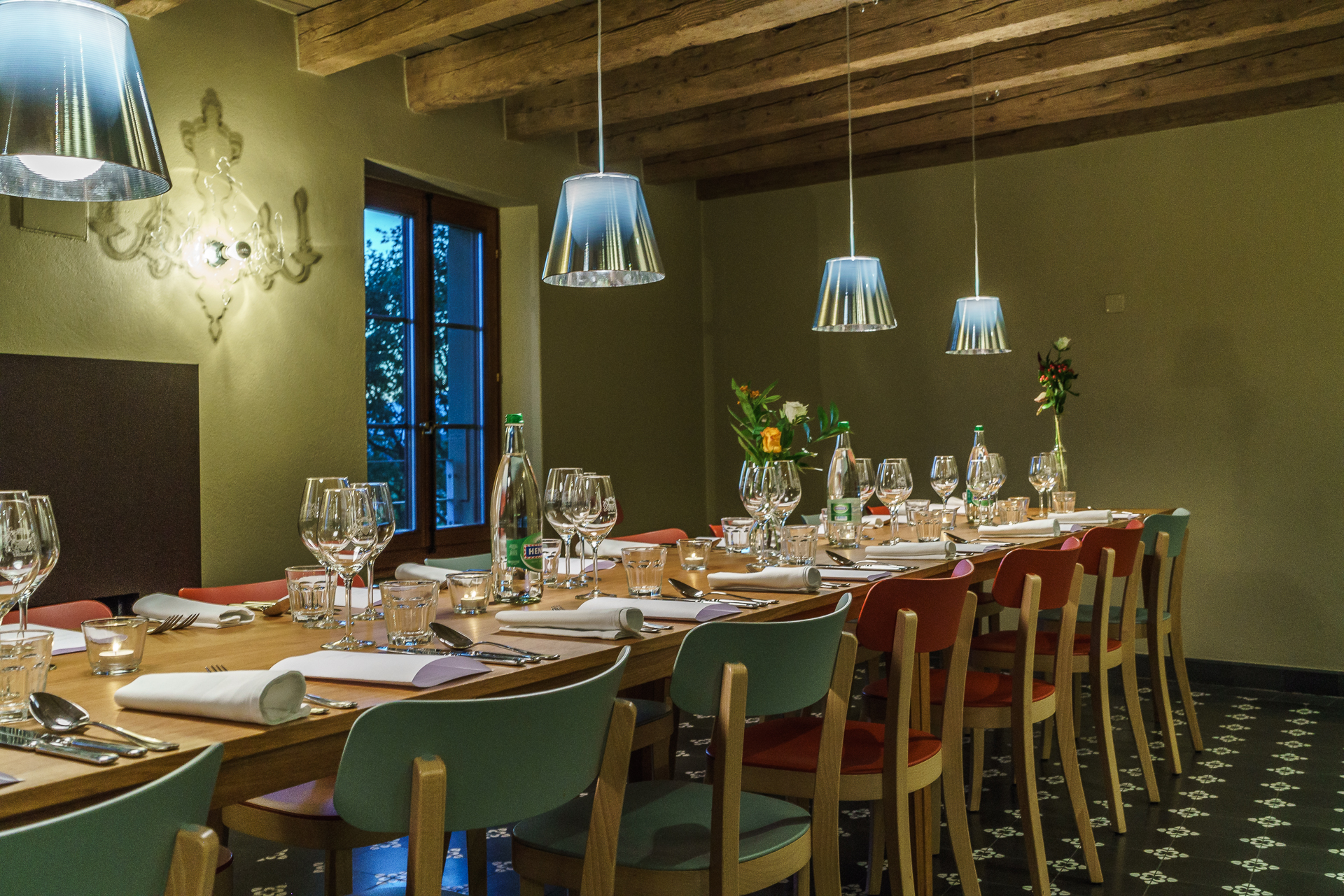 Chateau-Rochefort-Lausanne-a-table-2