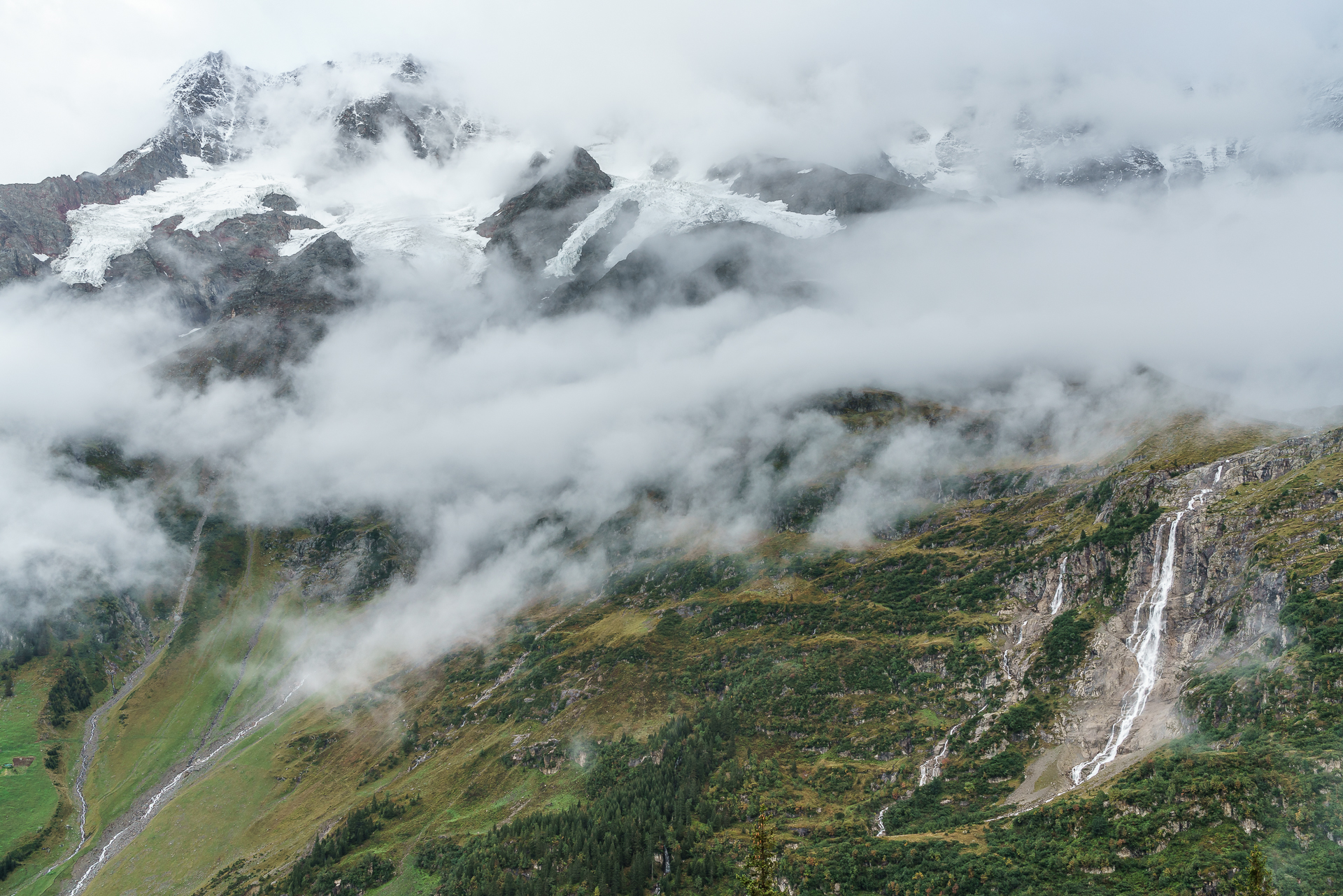 Schmadribachfaelle-Lauterbrunnental