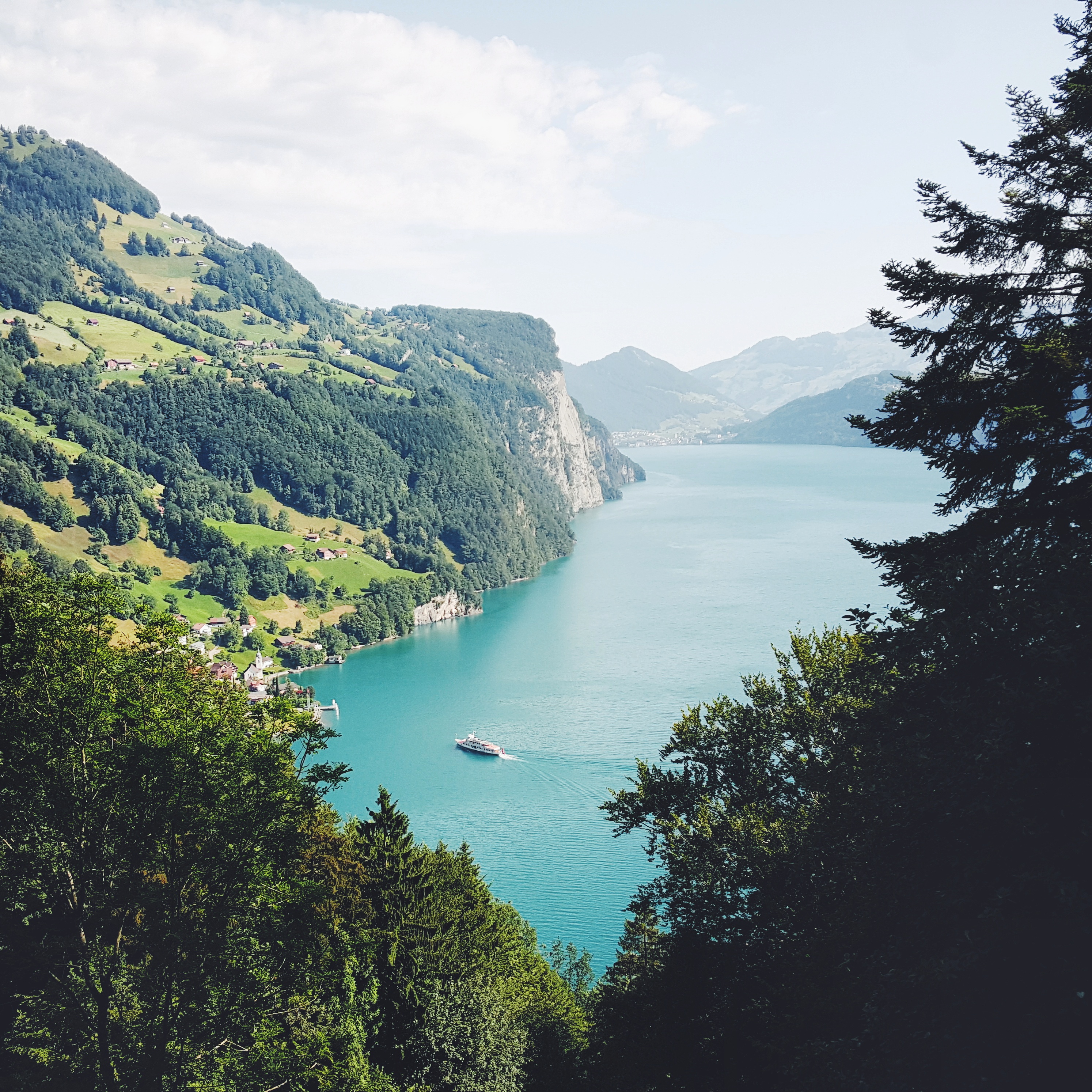 Urnersee-Seilbahnwanderung