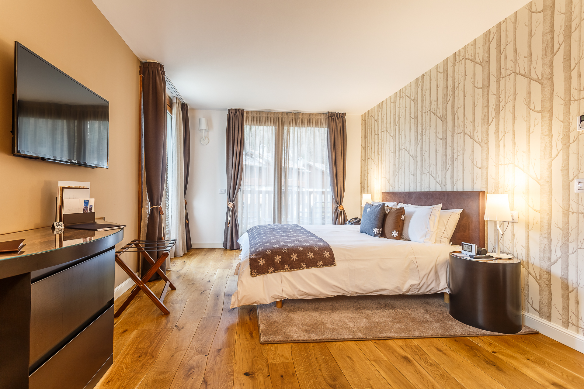 Deluxe-Room-Nira-Montana-1
