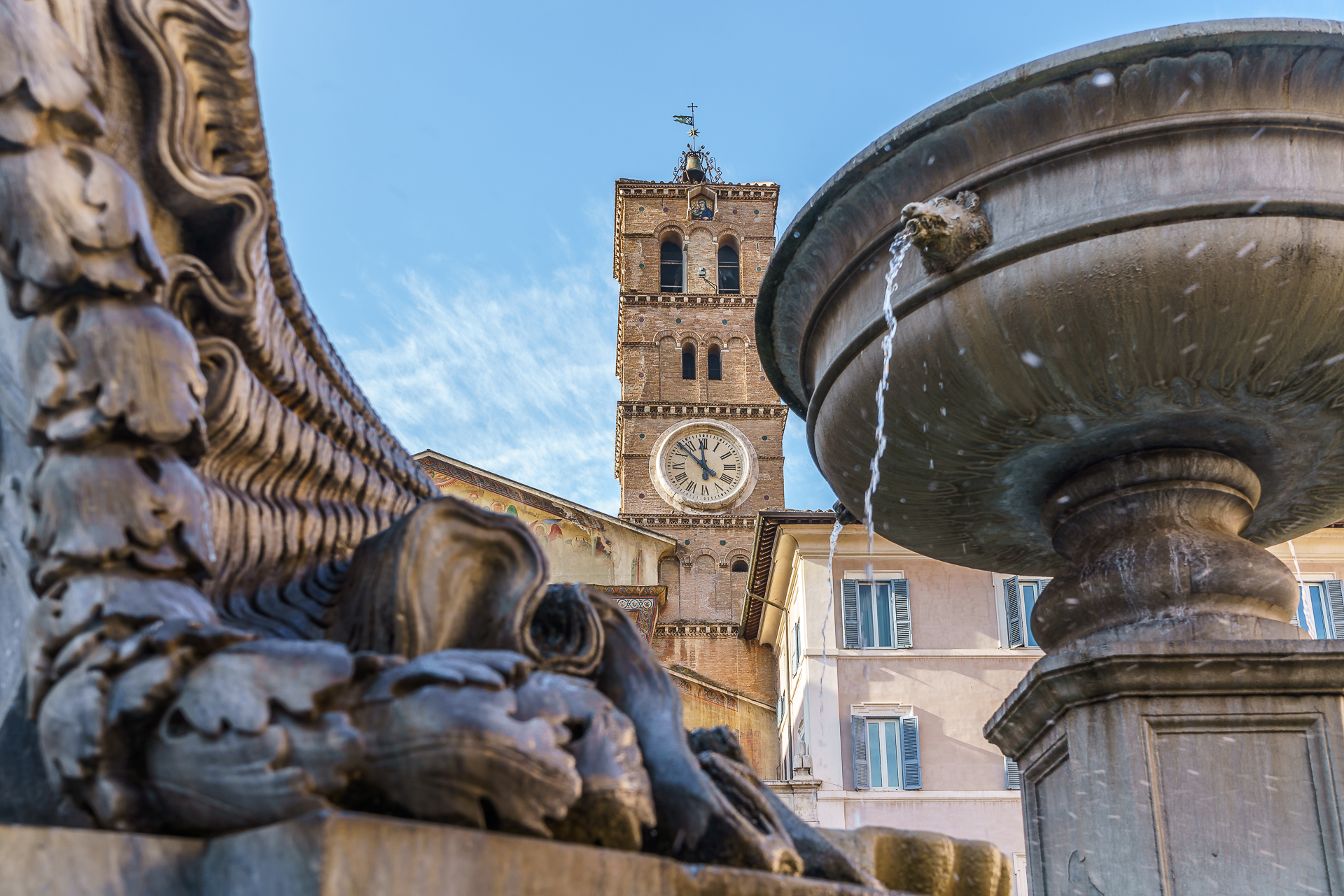 Piazza-Di-Santa-Maria-in-Trastevere