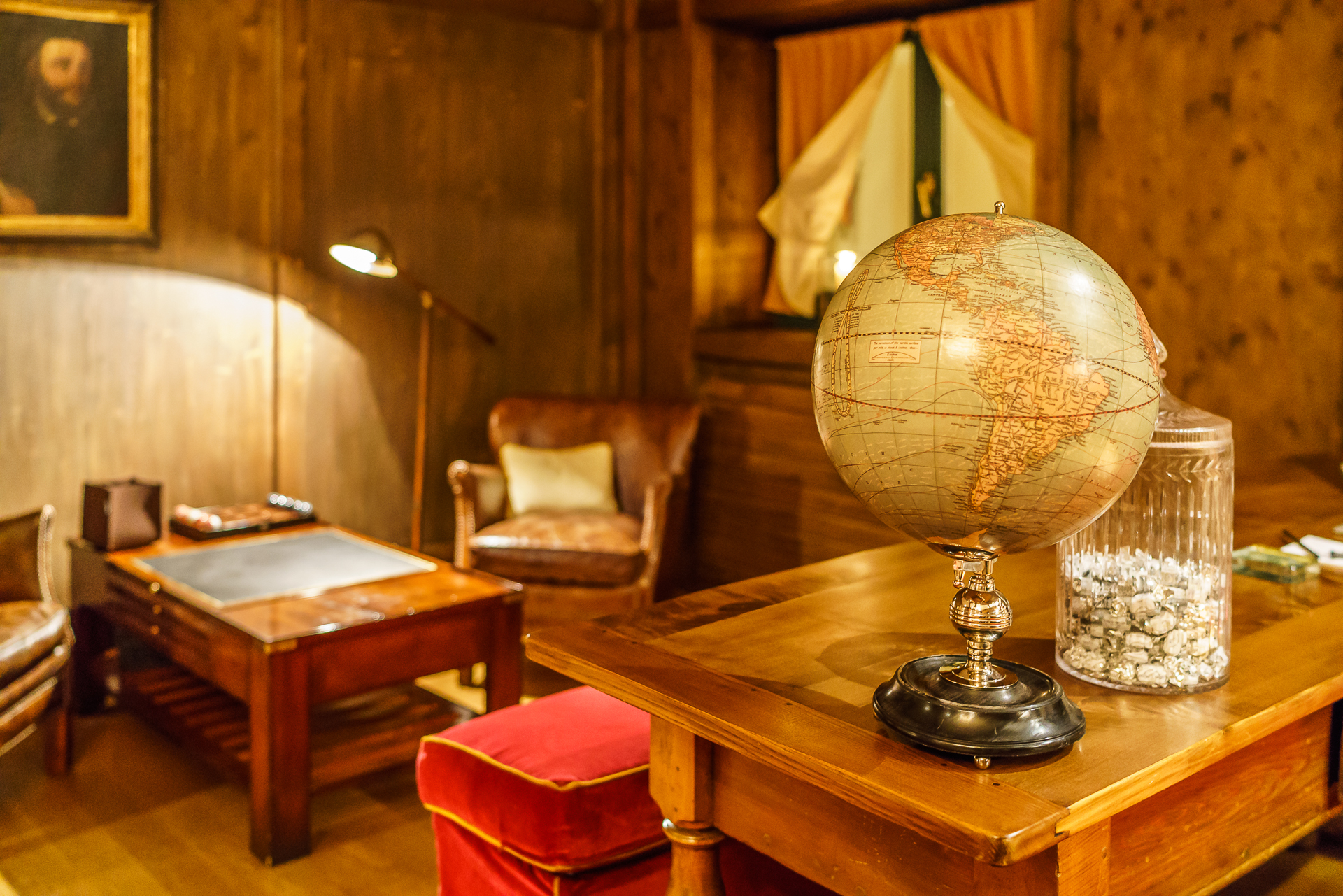 Hote-Paradies-Bibliothek