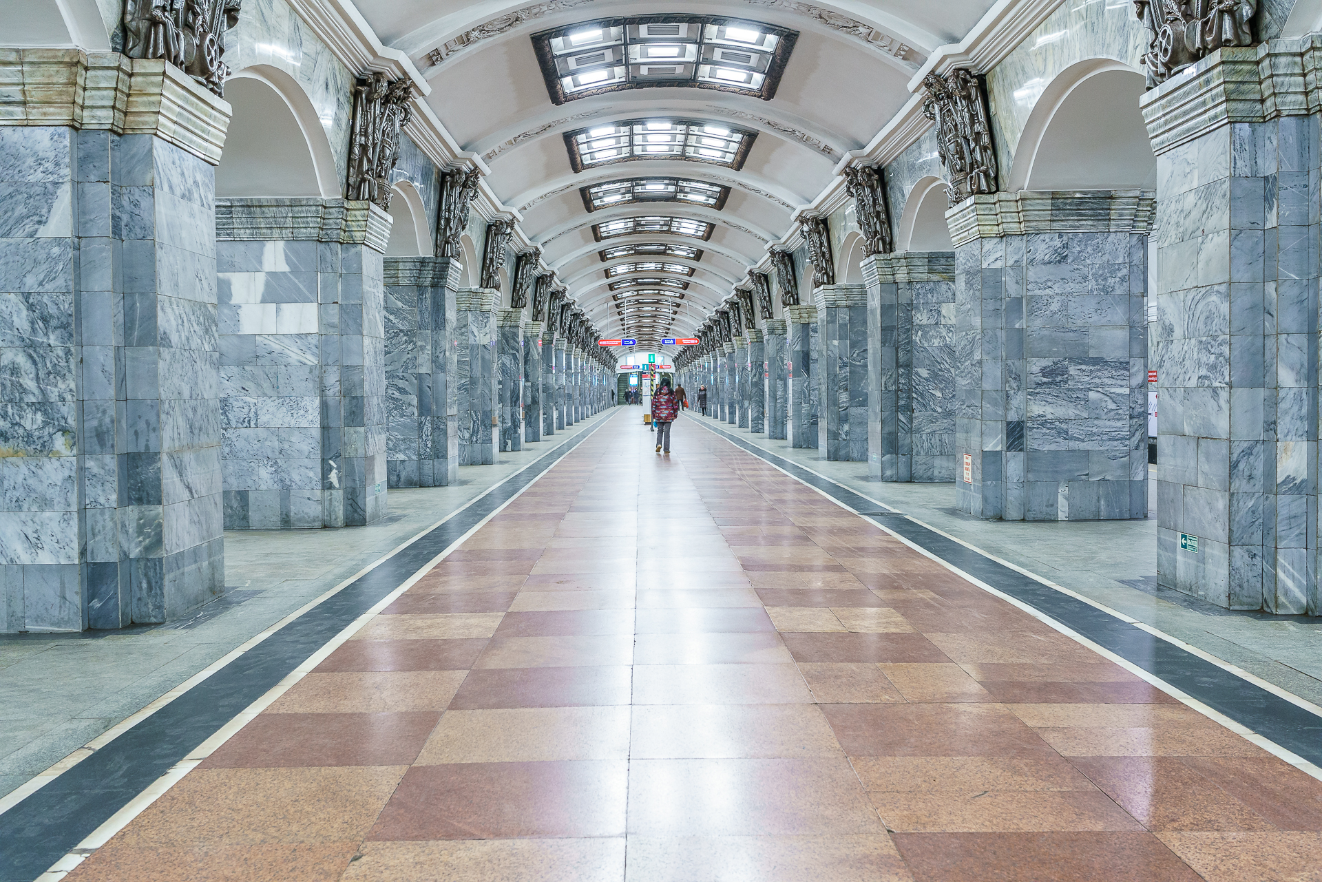 Schoenste-Metrostation-Sankt-Petersburg
