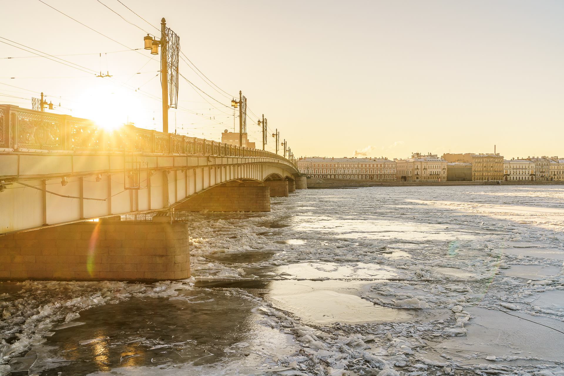 Troizki-Bruecke-Sankt-Petersburg