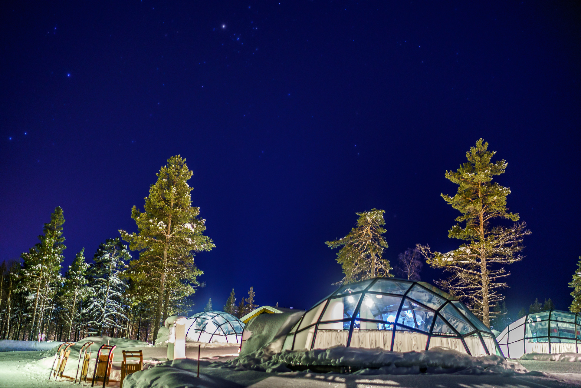 Glasiglu-by-night-Kakslauttanen