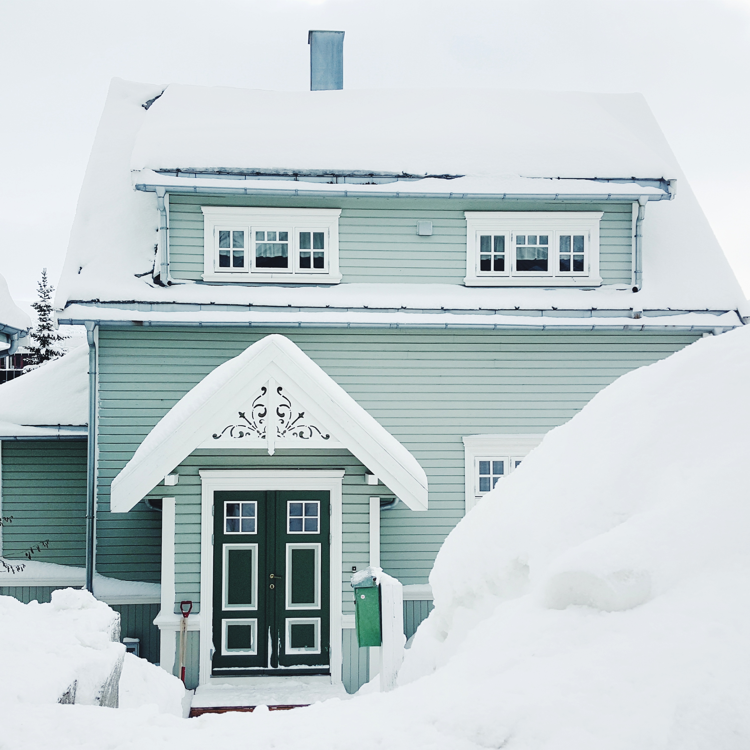 Tromsoe-Winter-Haus