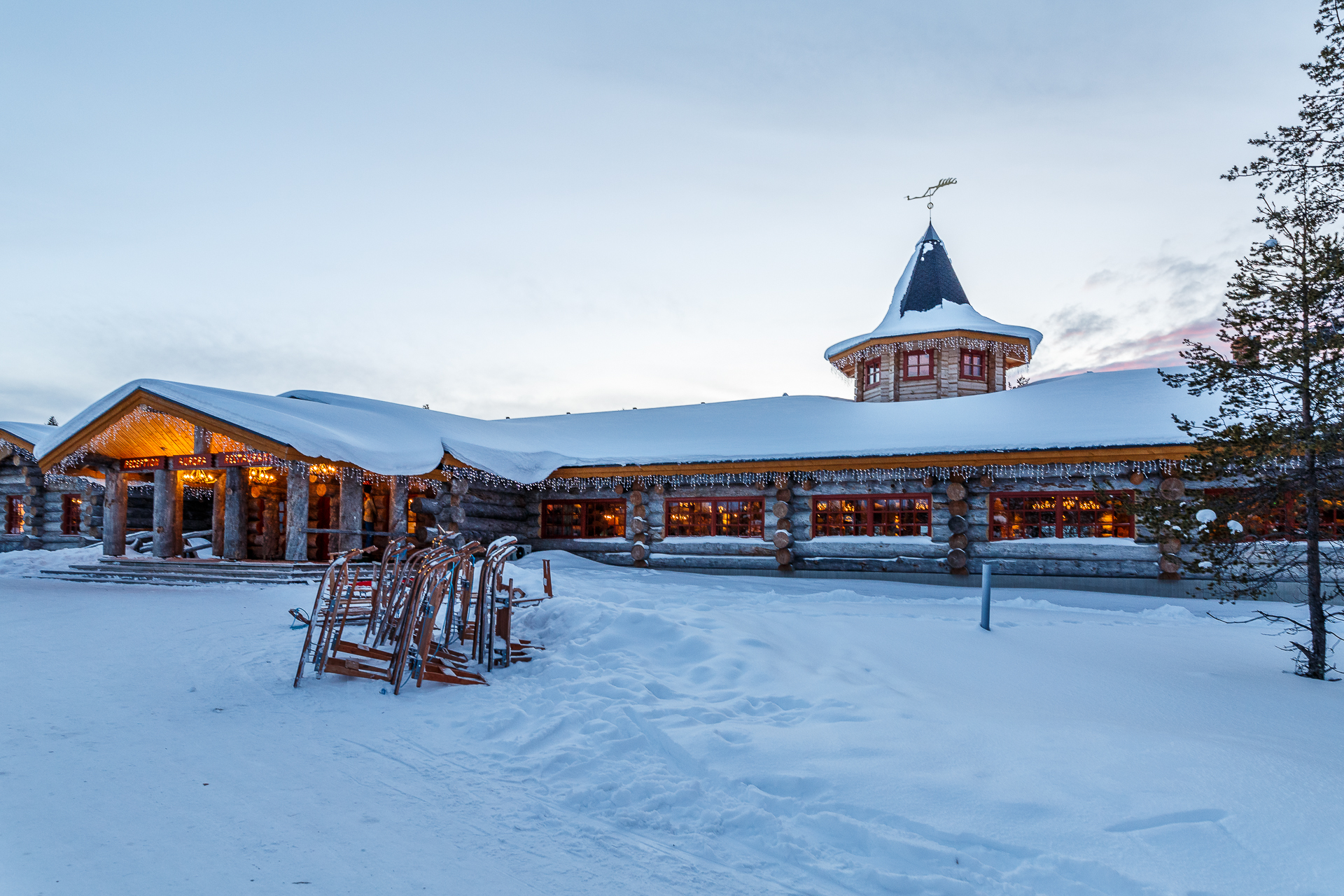 kakslauttanen-arctic-Resort-Westdorf-Finnland