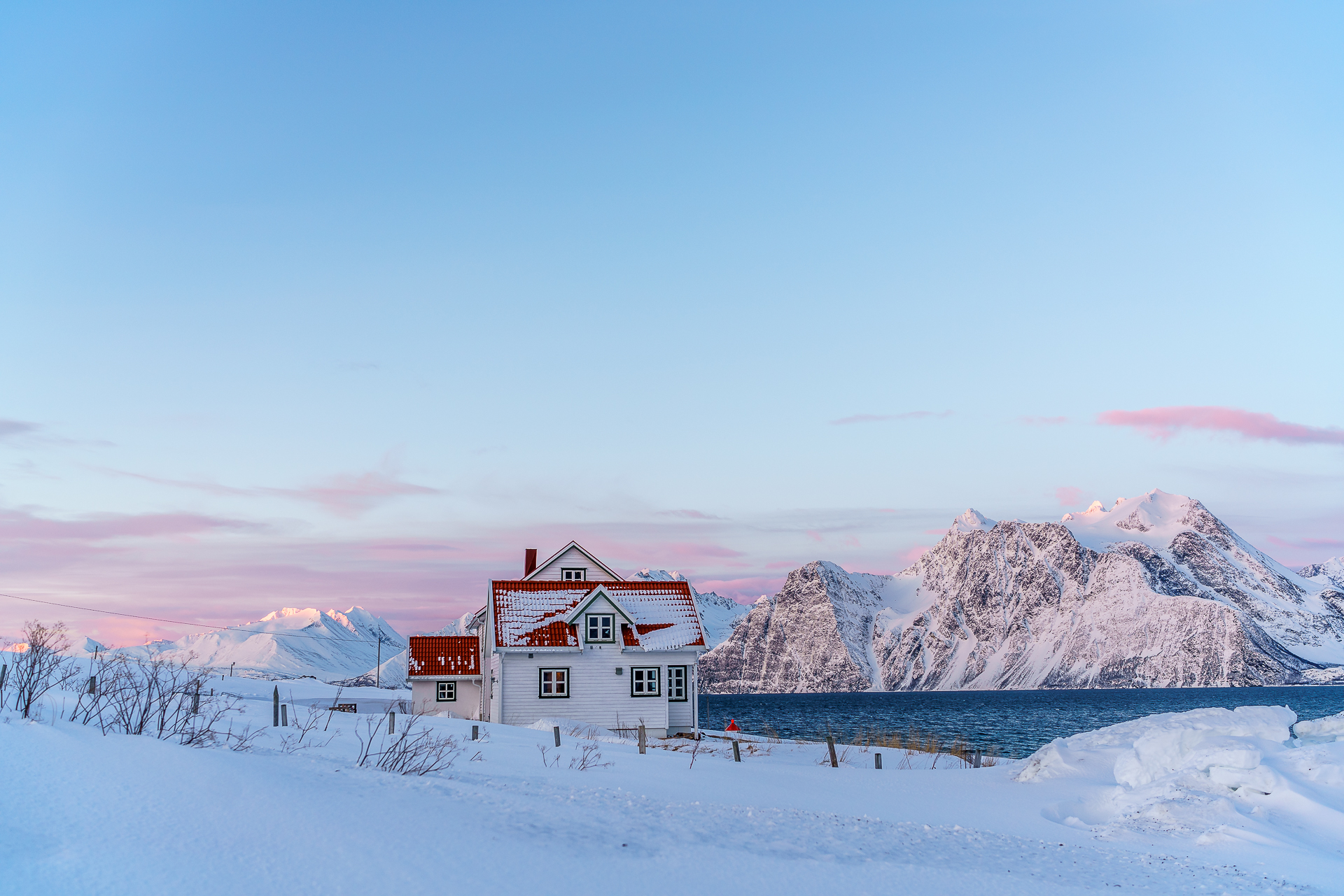 spakenes-sjobuer-lyngenfjord-1