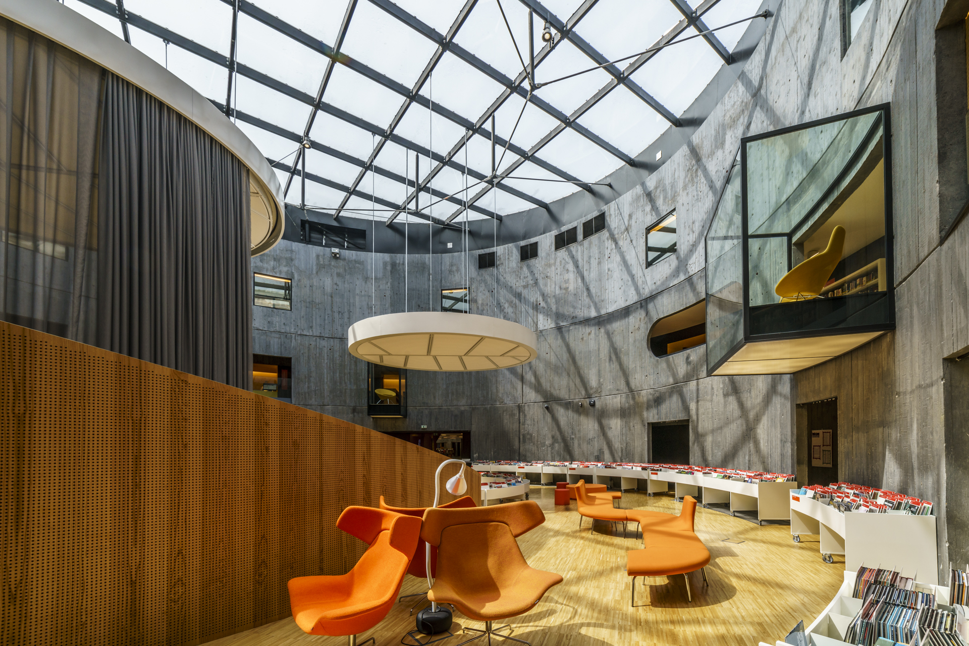 Bibliothèque-Oscar-Niemeyer