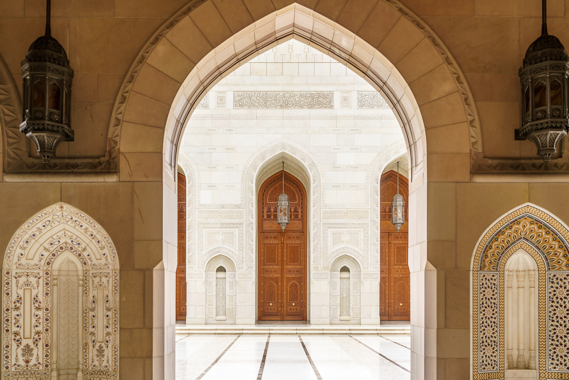 Grosse-Sultan-Qabus-Moschee-2