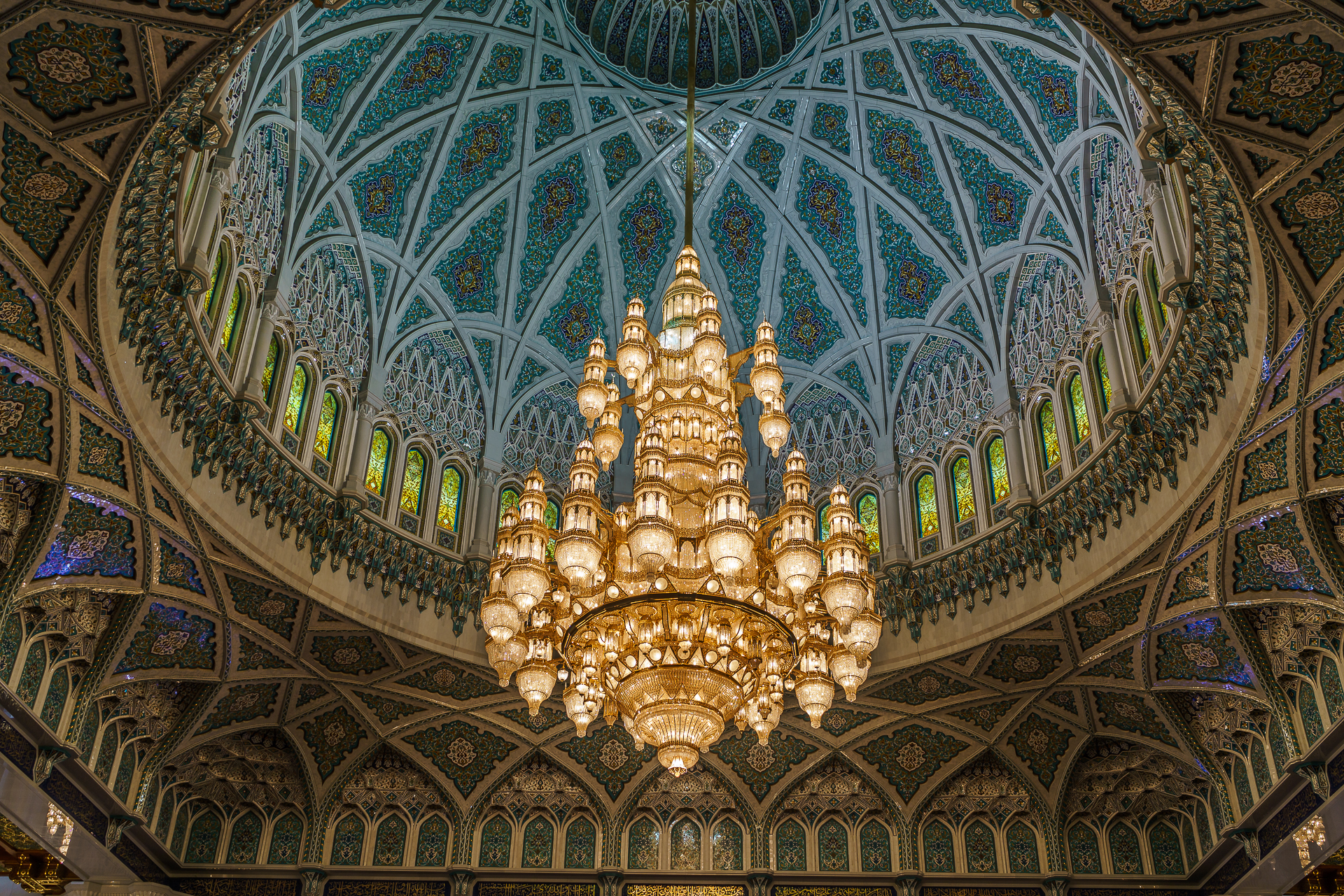 Grosse-Sultan-Qabus-Moschee-Kronleuchter