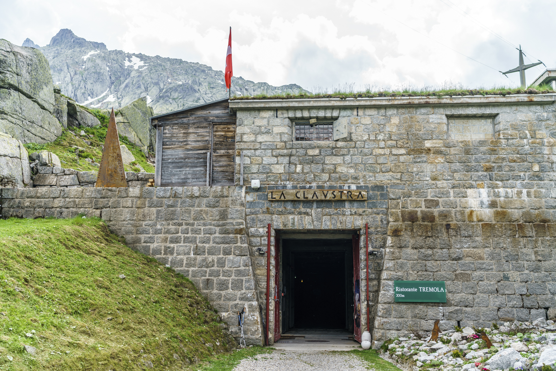 La-Claustra-Felsenhotel