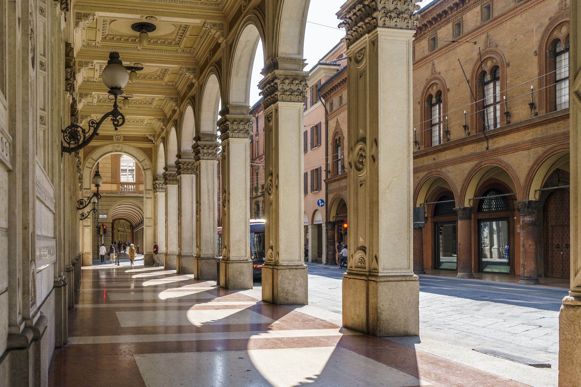 Arkaden-Bologna