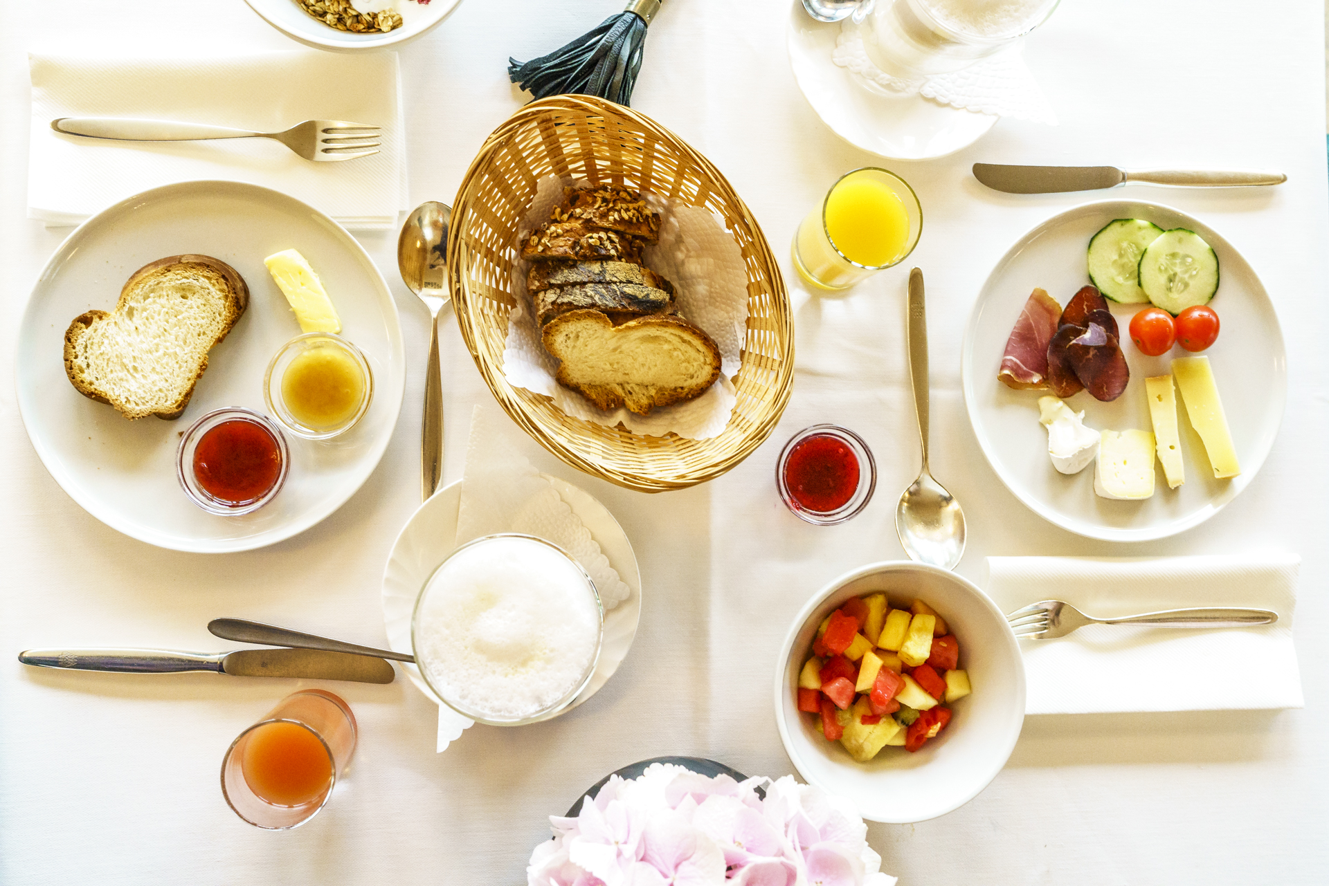 Fruehstueck-Parkhotel-Bellevue-Adelboden