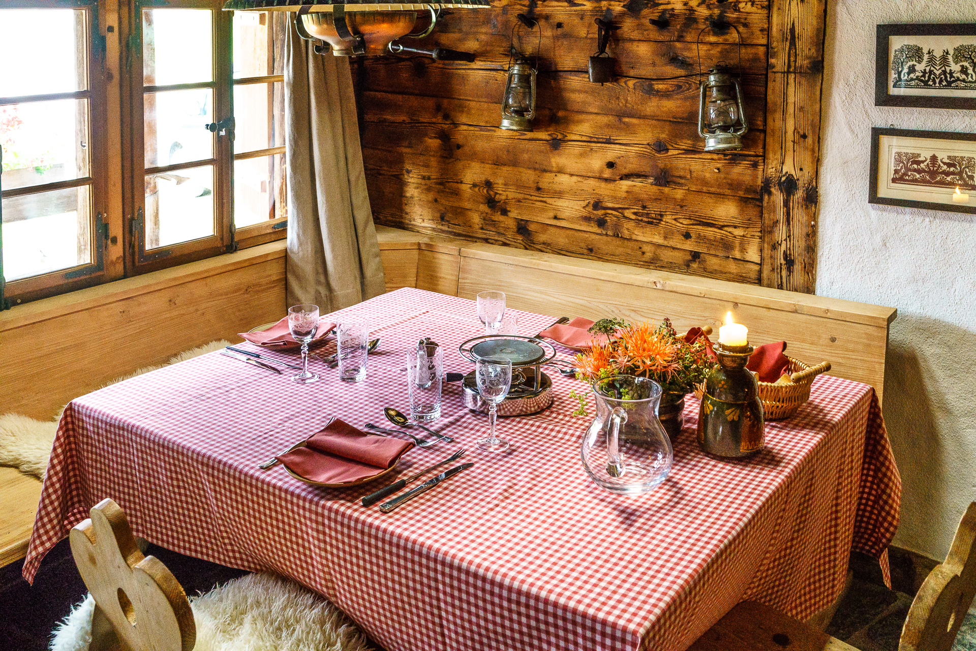 Fondue-Walig-Hut-Gstaad-Palace