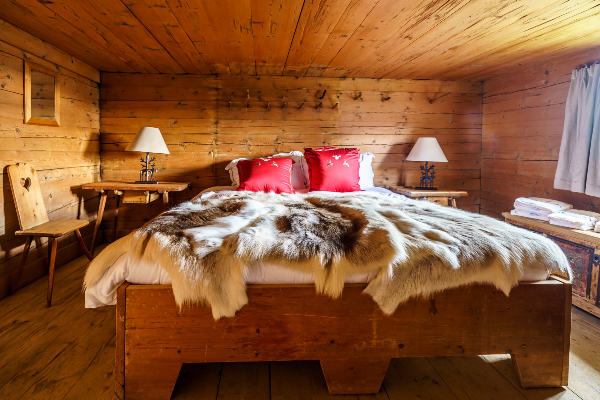 Glamping-Walig-Hut-Gstaad-Palace
