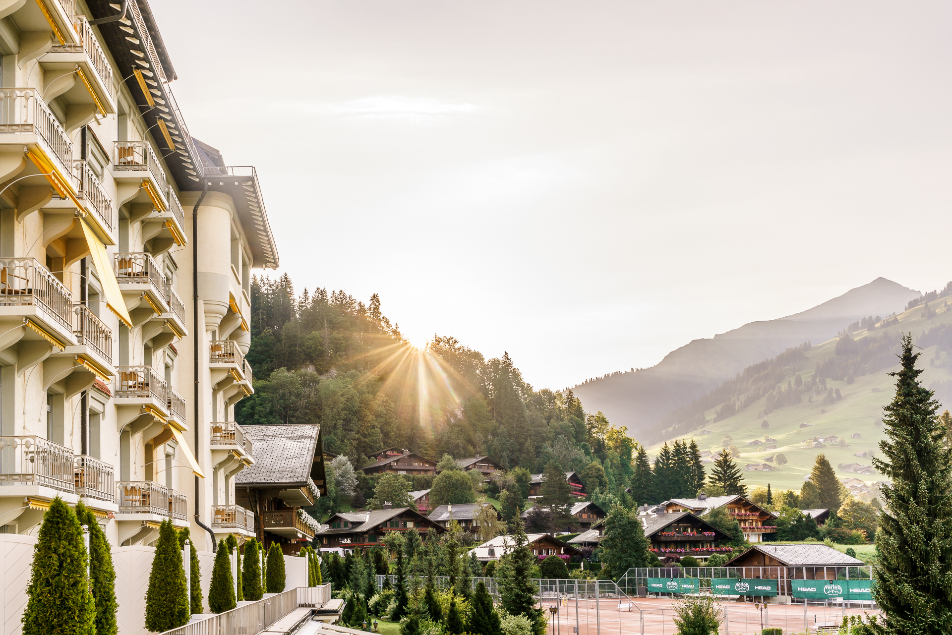 Gstaad-Palace-Sonnenaufgang
