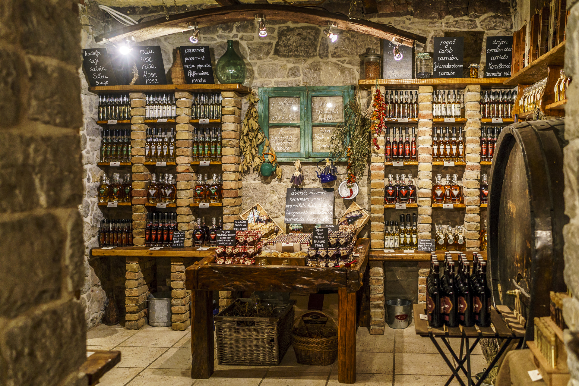 aura-distillery-buzet