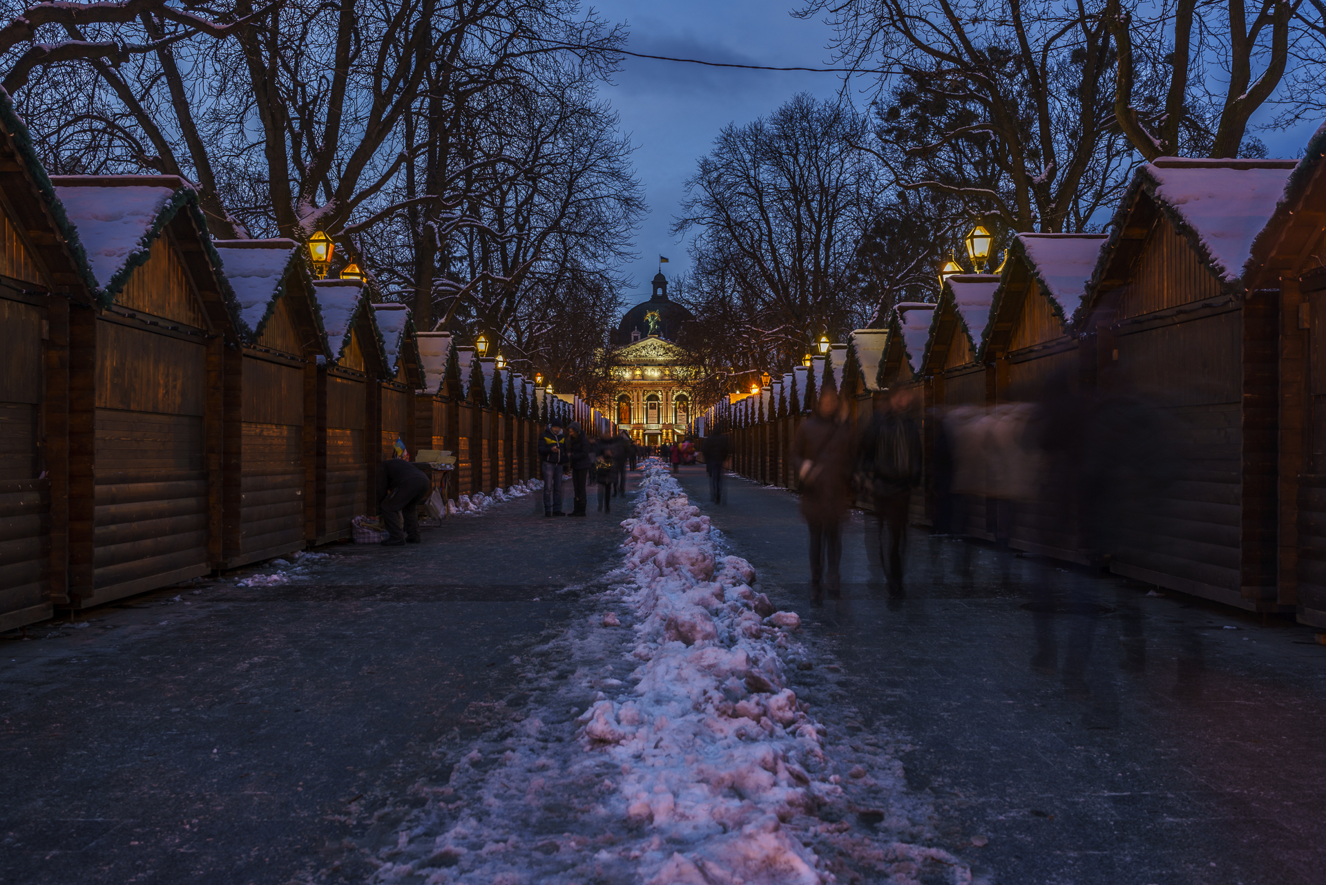 lemberg-opera-blue-hour