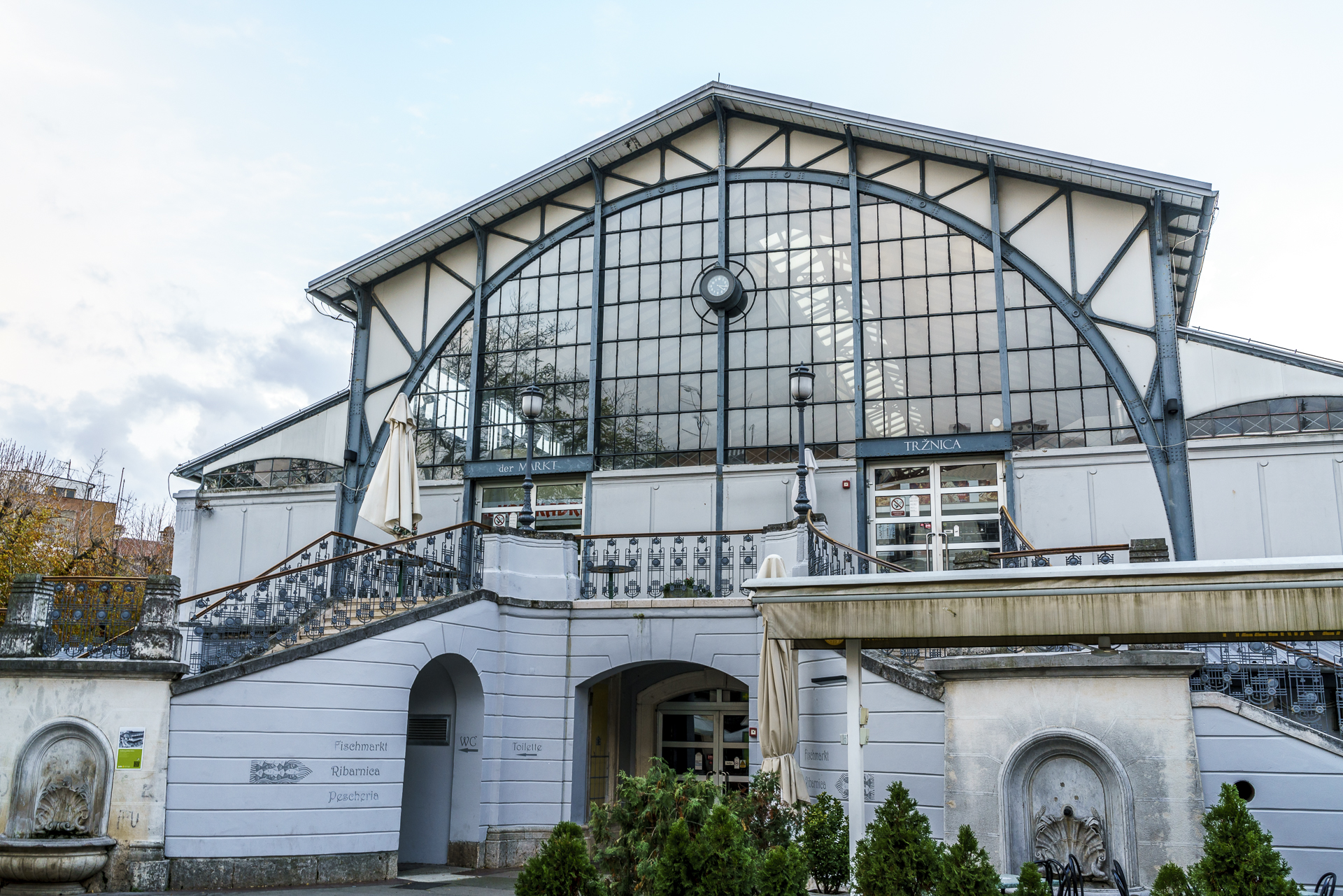 pula-markthalle