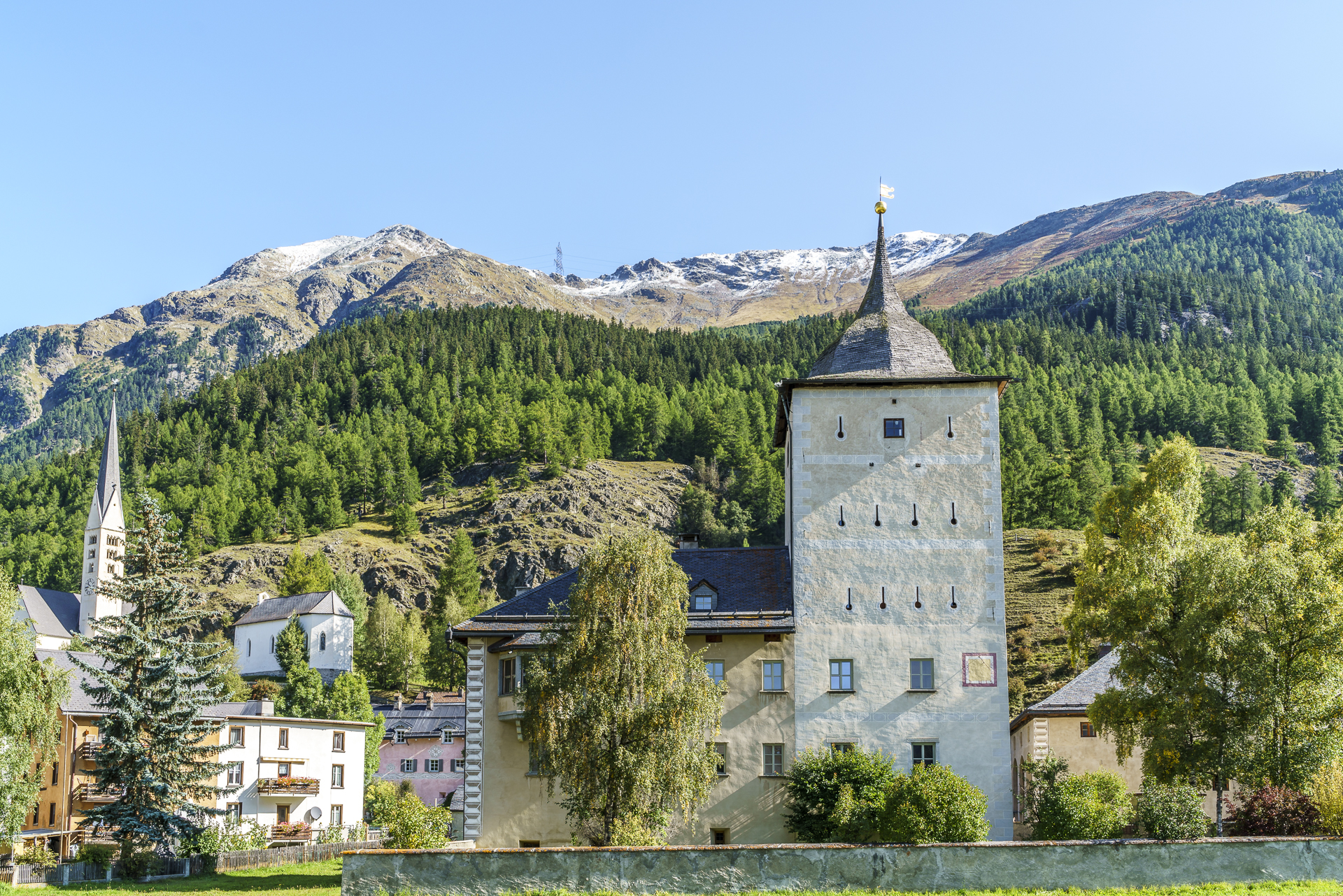 Zernez Schloss