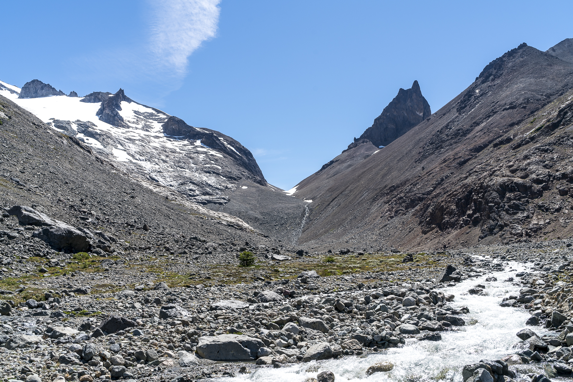 Portezuelo Penon Trekking in Chile