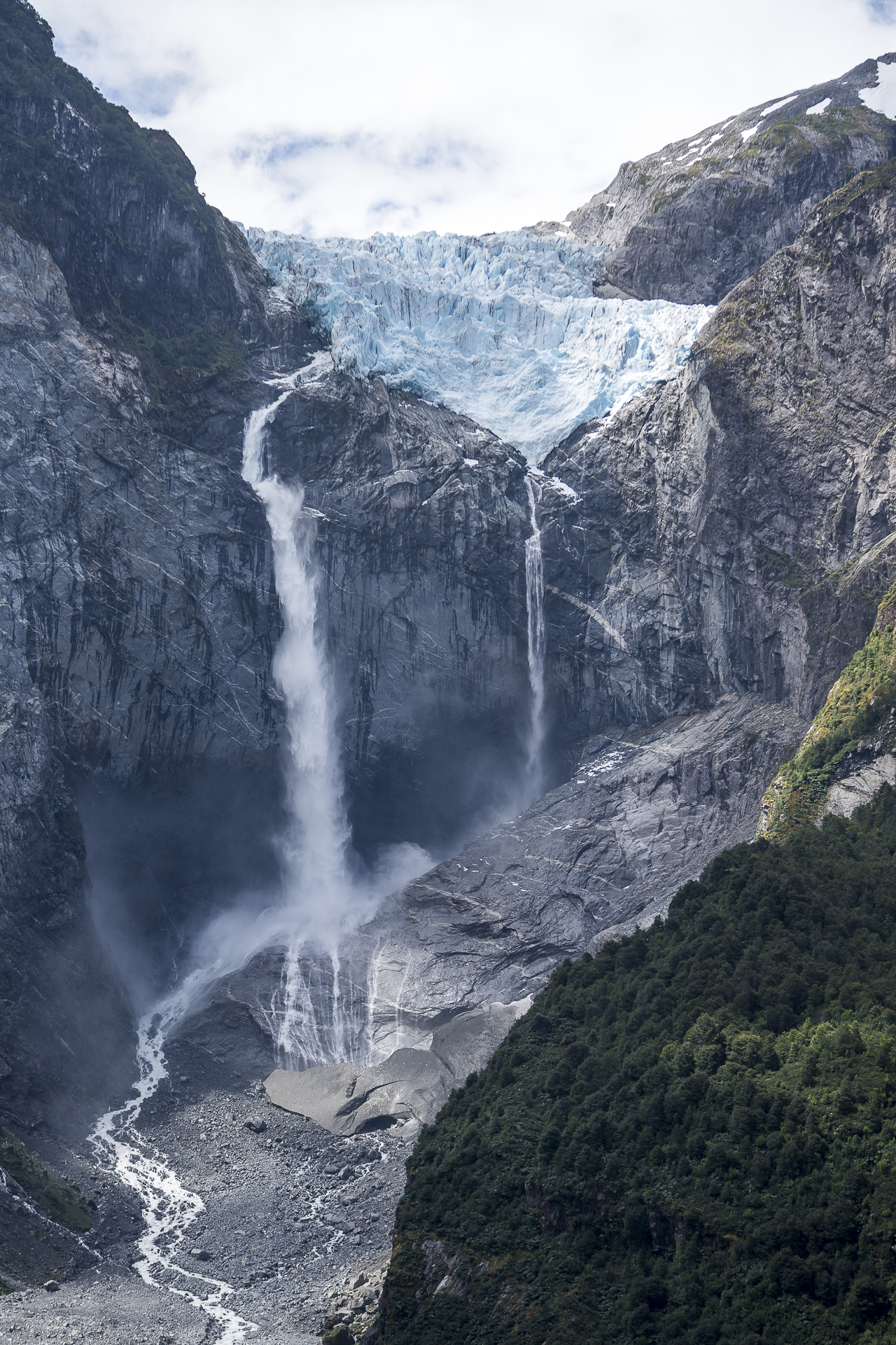 Queulat Hanging Glacier
