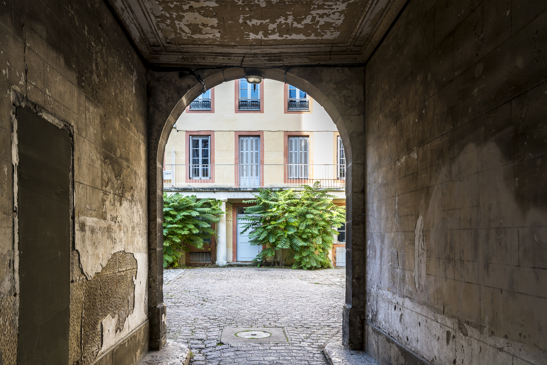 Dijon Hinterhof