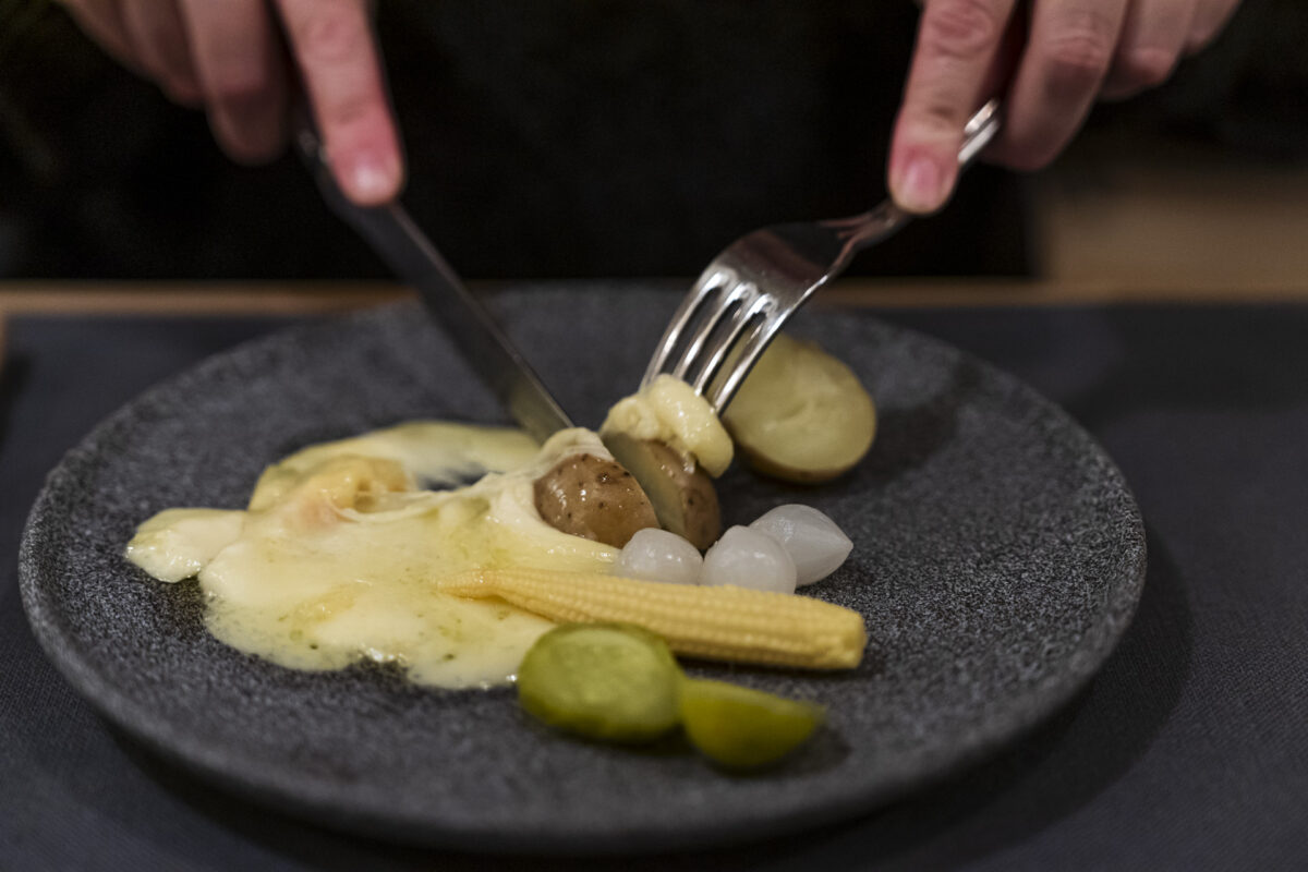 Raclette im Golfhotel Saanenmöser