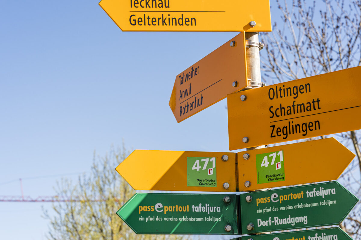 Wegweiser Route 471 Baselbieter Chrisiweg